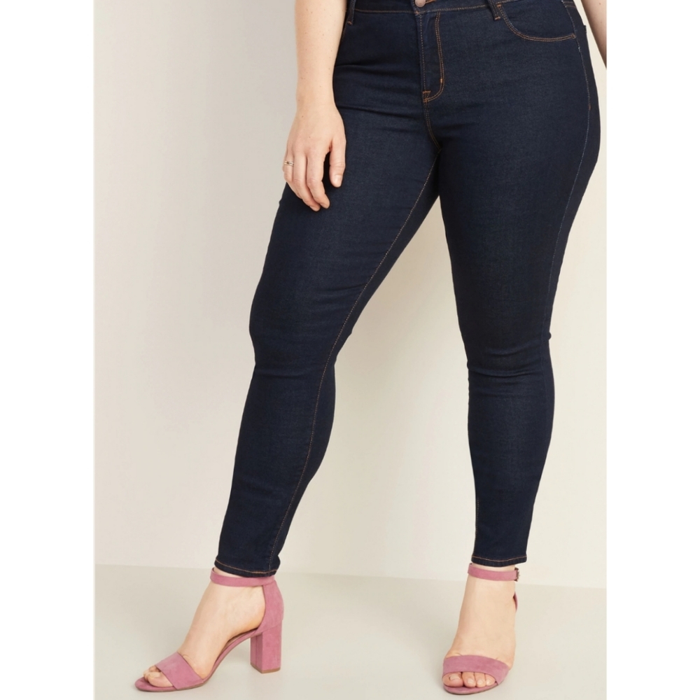 Mid-Rise Rockstar Super Skinny Jeans